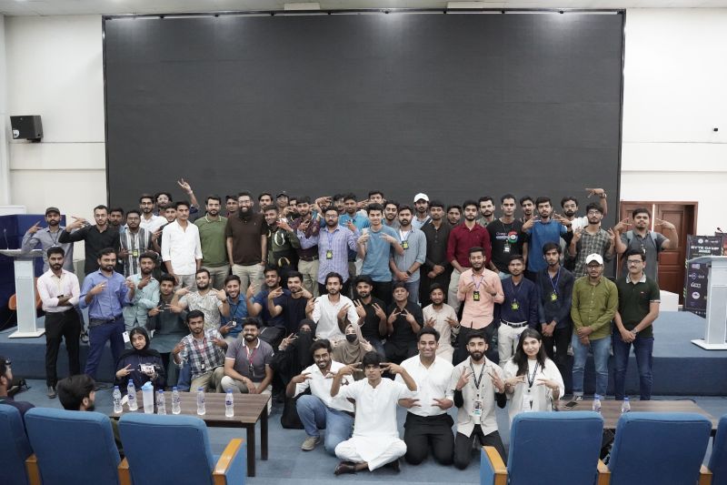 GDG Dev Day 2K24 at UET Lahore with speakers and students